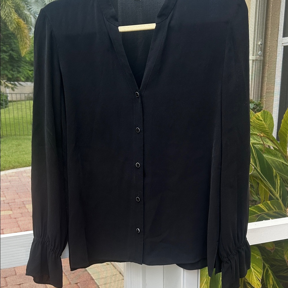 Eileen Fisher 100% SILK Black Long Sleeve Blouse Button Down V Neck sz XXS EUC